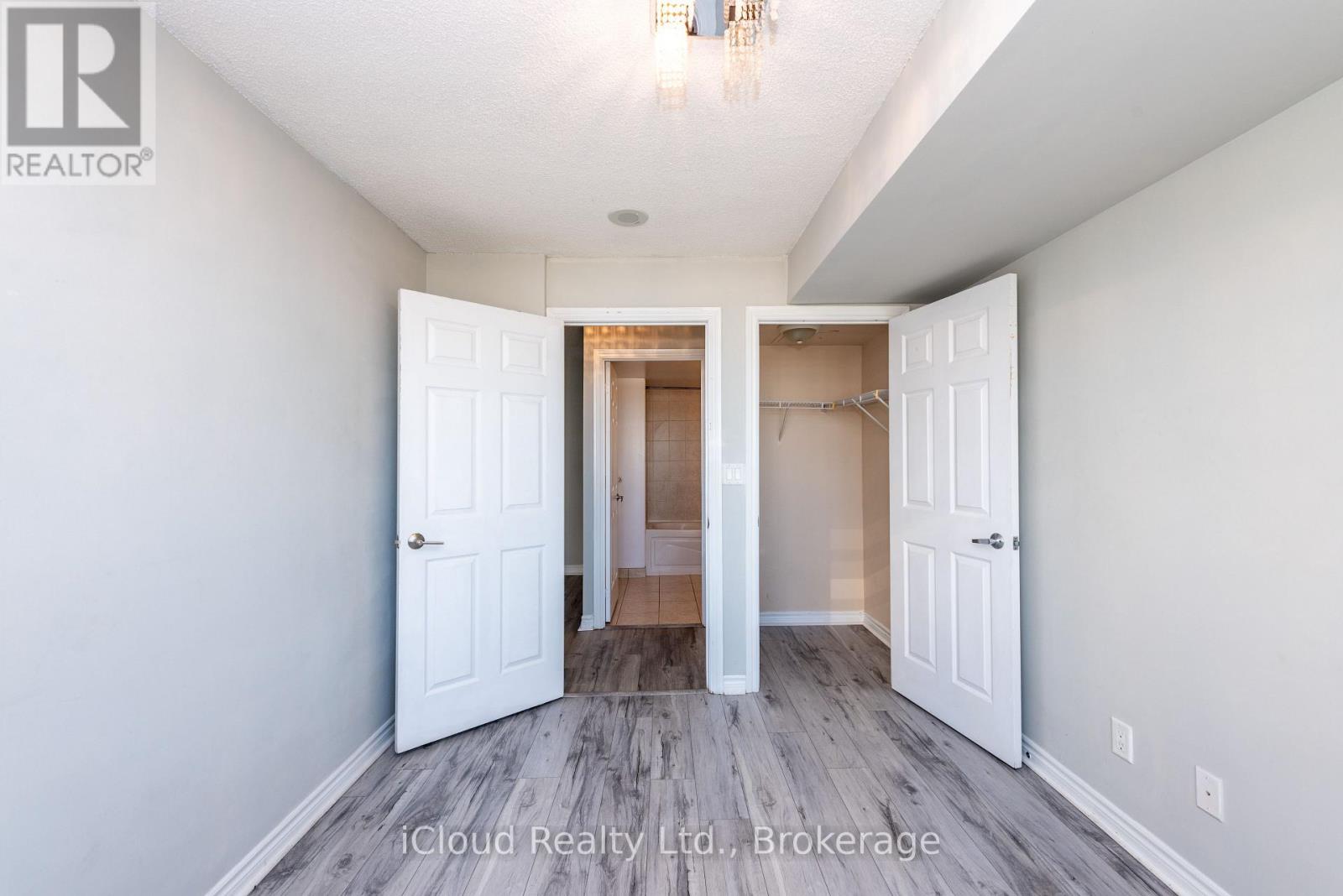 2521 - 3888 Duke Of York Boulevard Property Photo 23