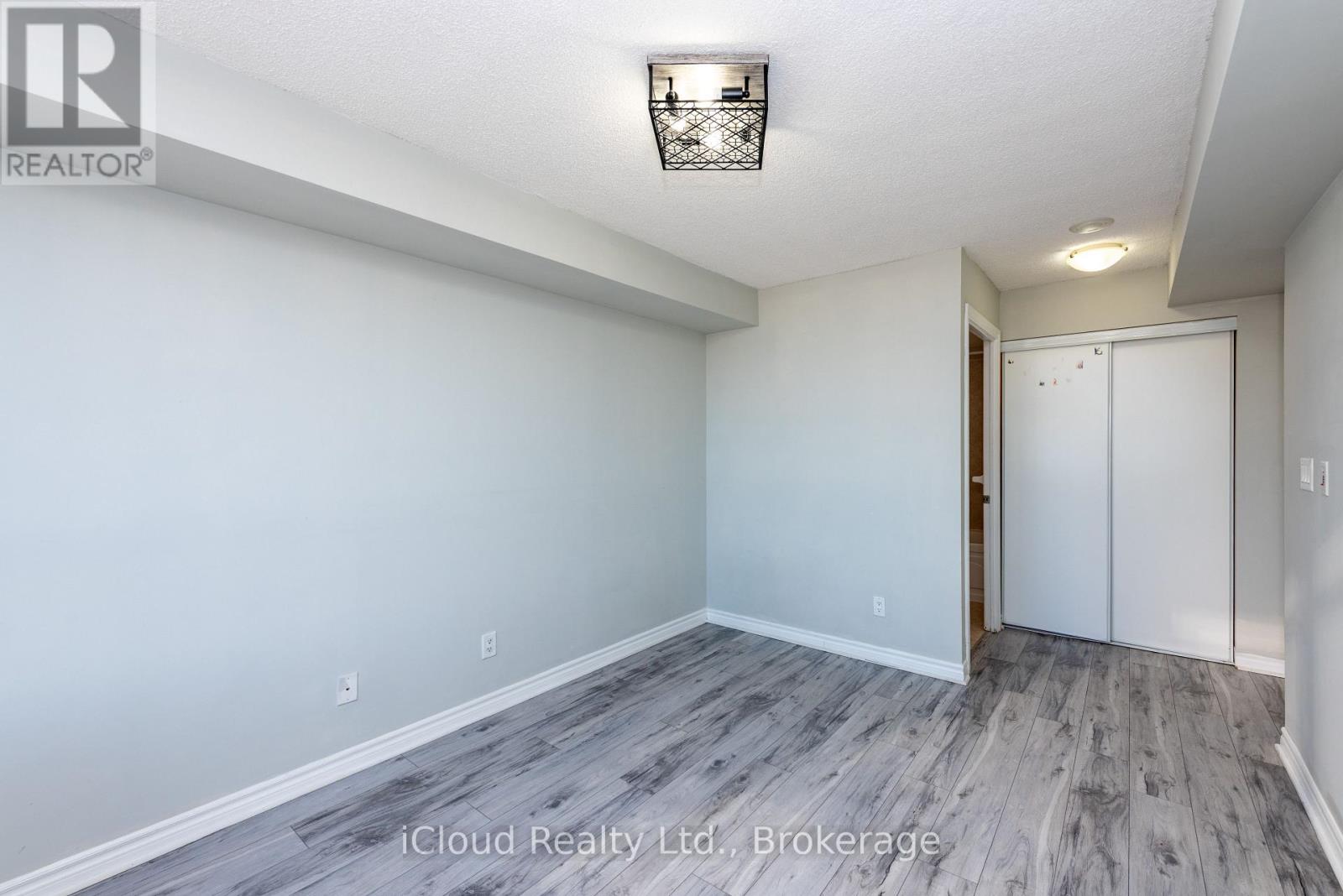 2521 - 3888 Duke Of York Boulevard Property Photo 26