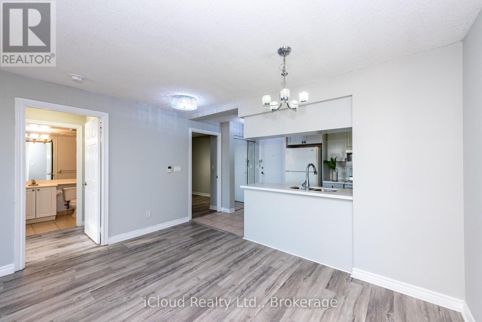 2521 - 3888 Duke Of York Boulevard Property Photo 29