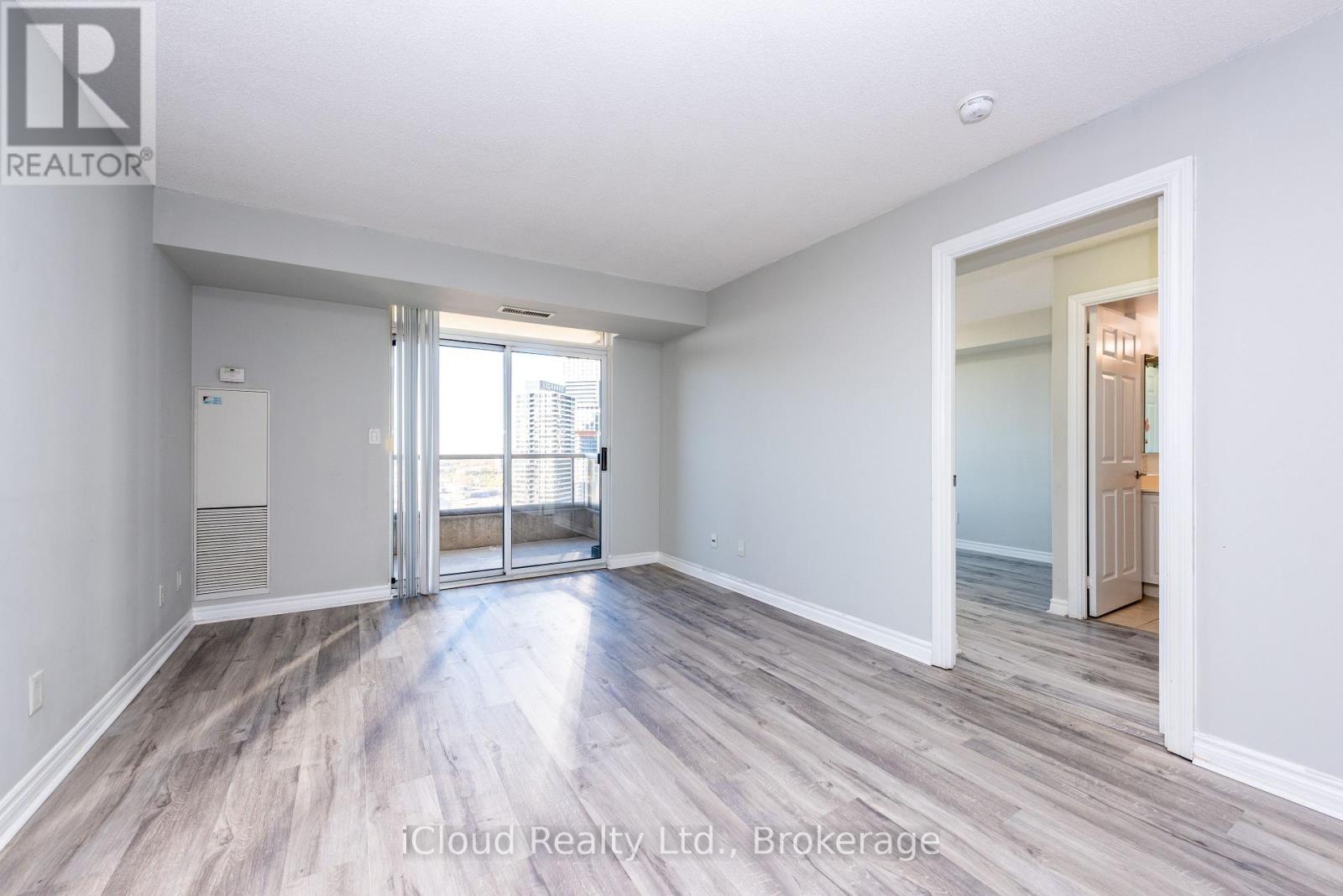 2521 - 3888 Duke Of York Boulevard Property Photo 31