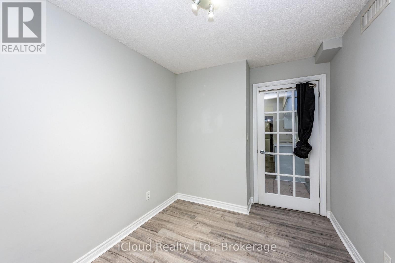 2521 - 3888 Duke Of York Boulevard Property Photo 33