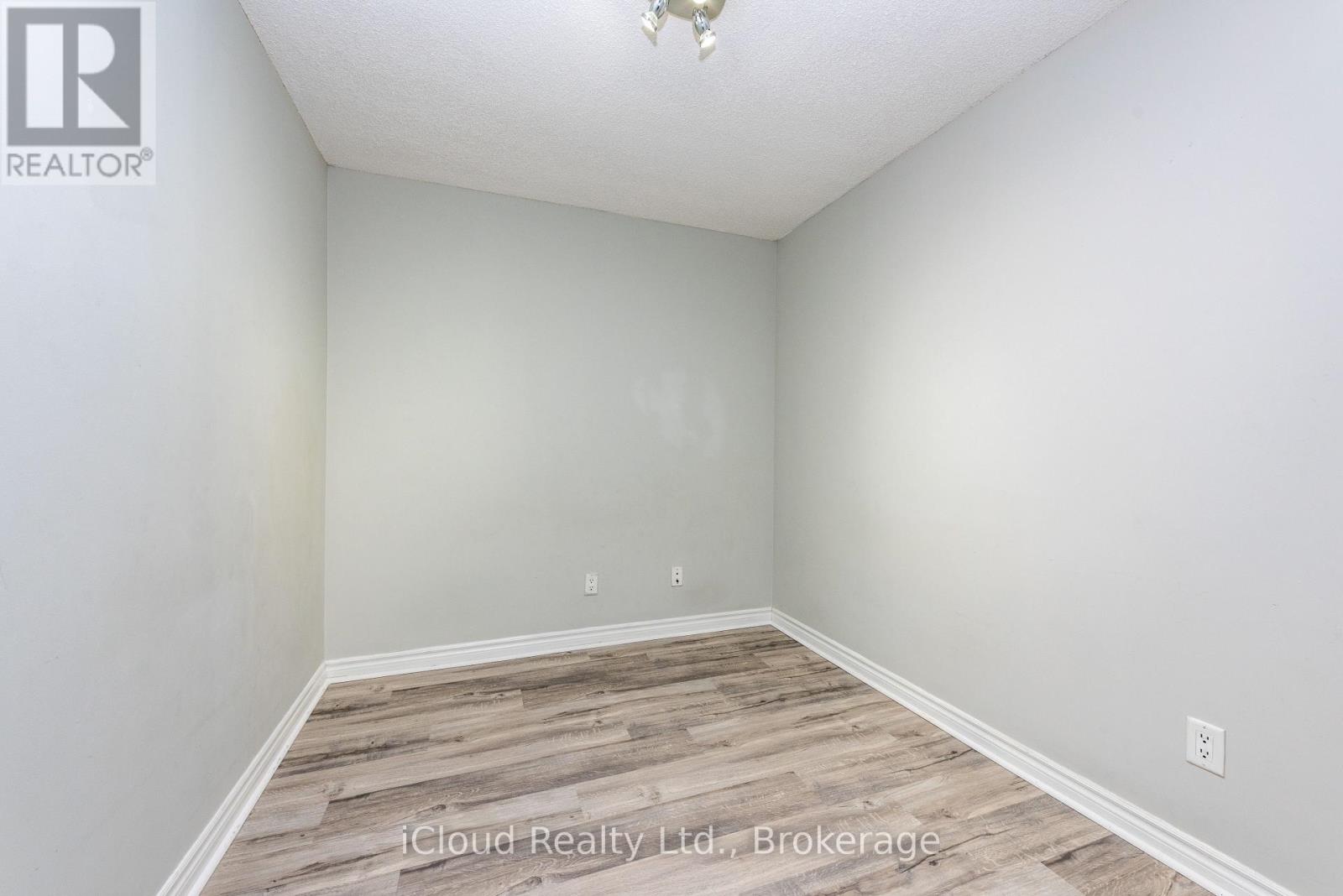 2521 - 3888 Duke Of York Boulevard Property Photo 34
