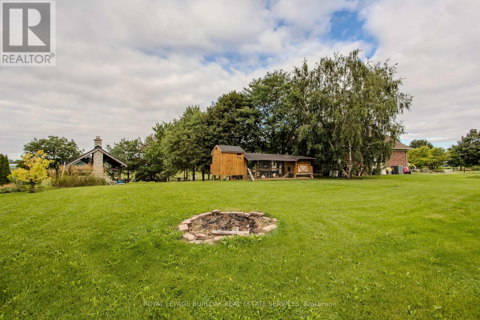 5200 2 Side Road Property Photo 42