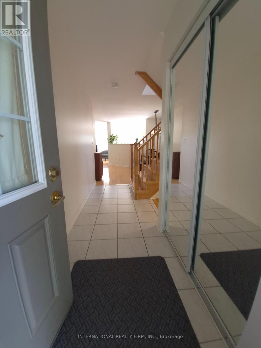 2588 Valleyridge Drive Property Photo 3
