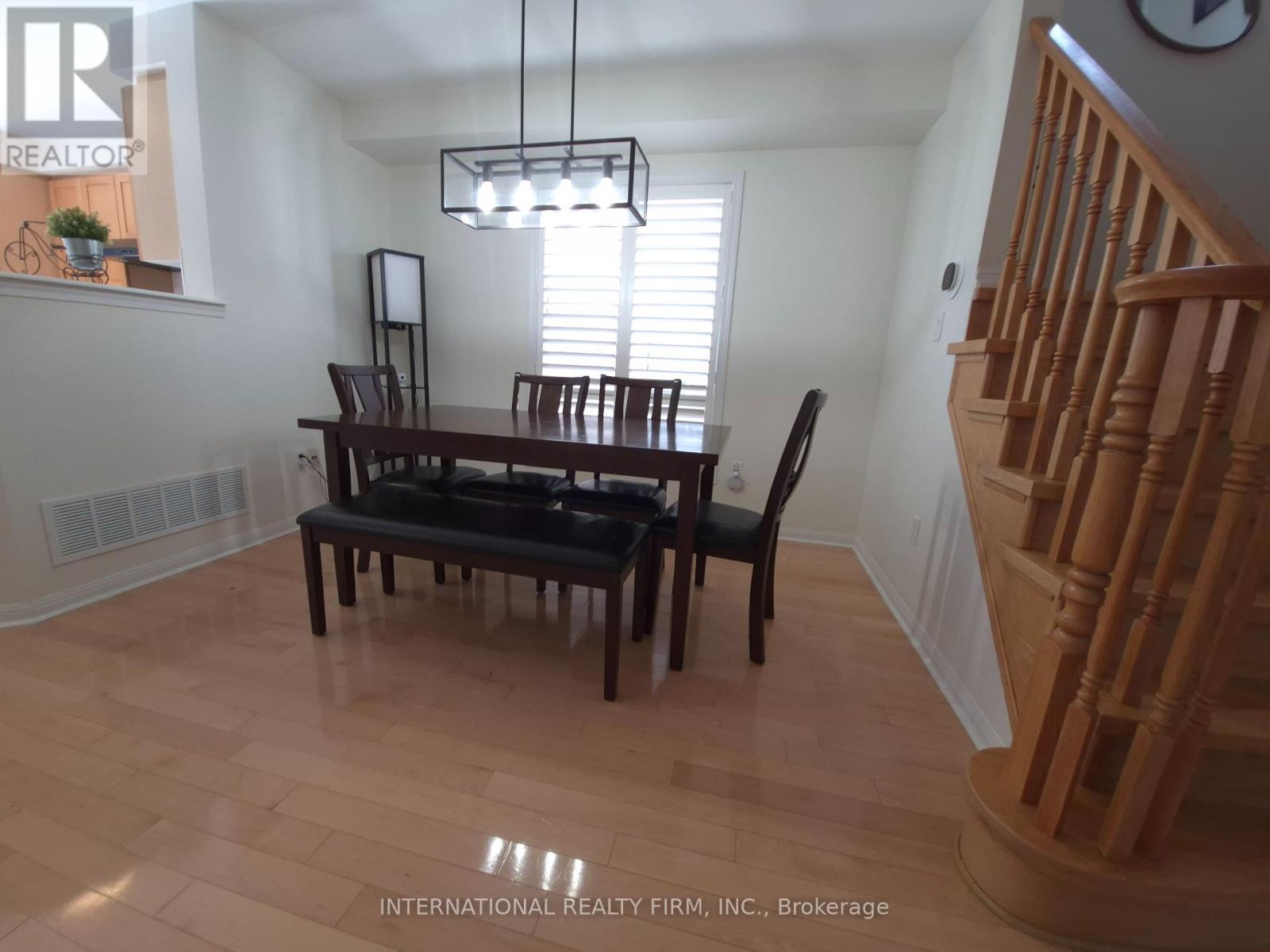 2588 Valleyridge Drive Property Photo 4