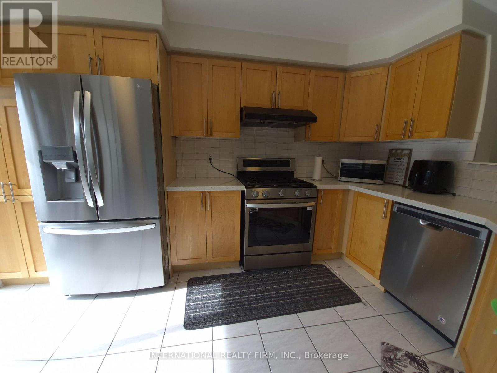 2588 Valleyridge Drive Property Photo 5