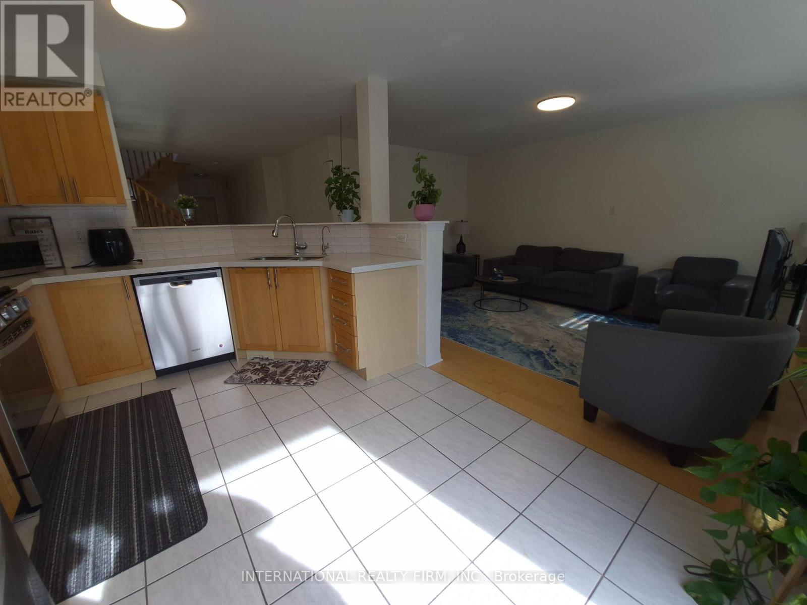 2588 Valleyridge Drive Property Photo 6
