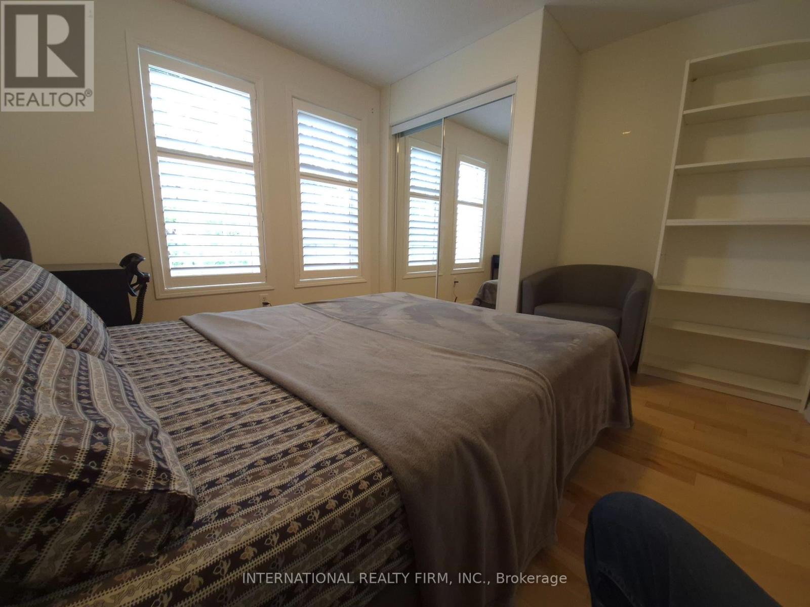2588 Valleyridge Drive Property Photo 10