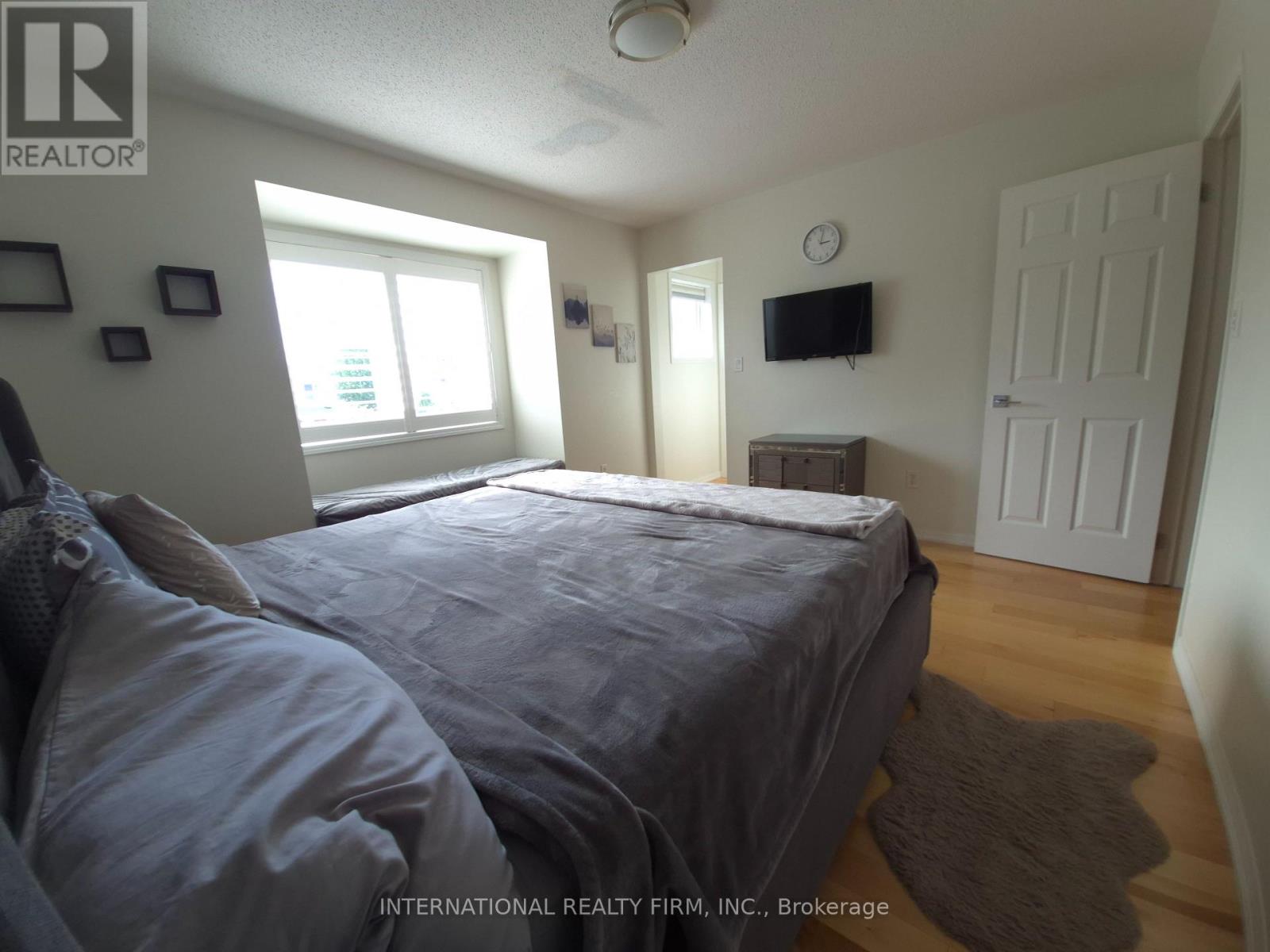 2588 Valleyridge Drive Property Photo 15