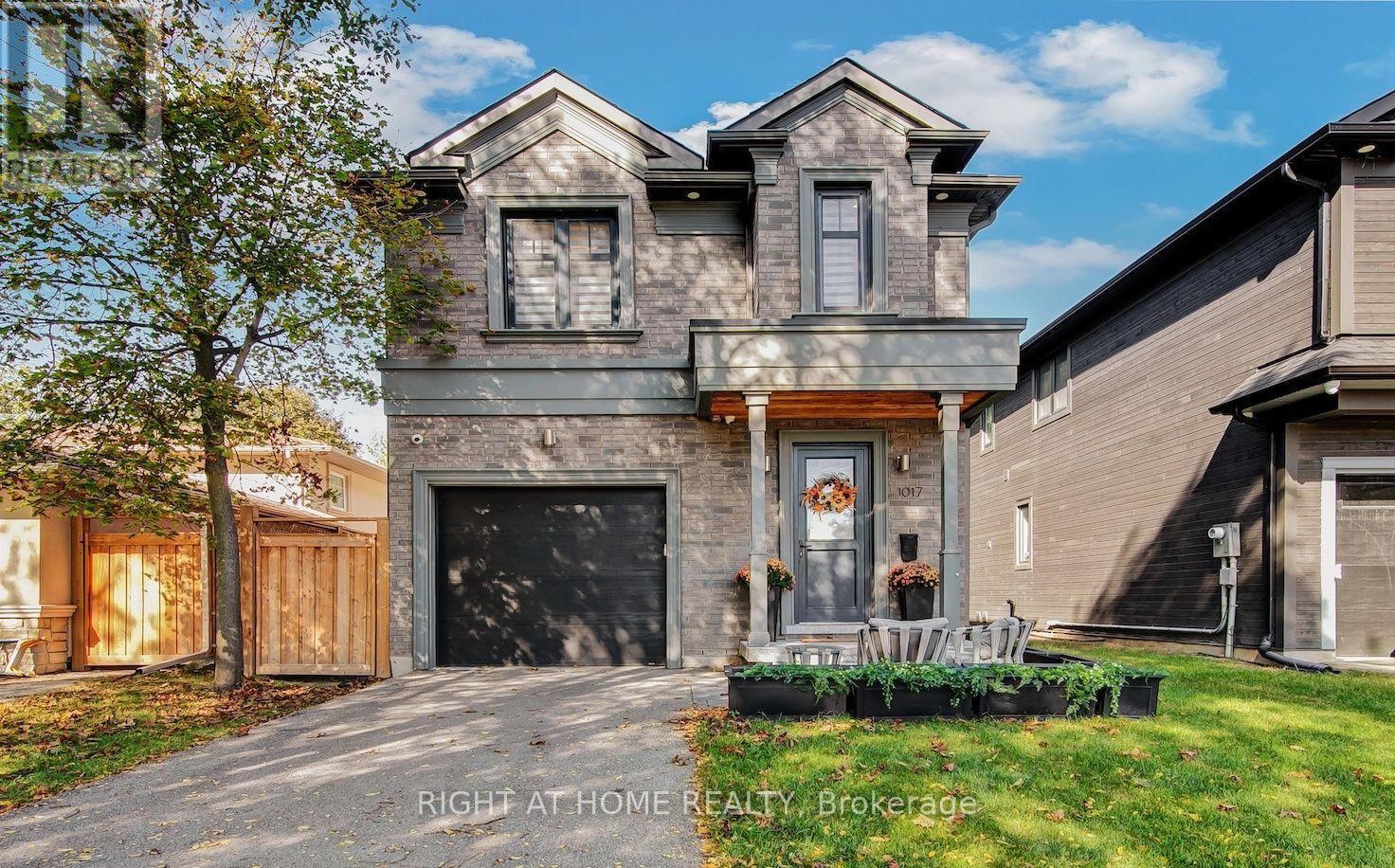 1017 Lorne Park Road Property Photo 1