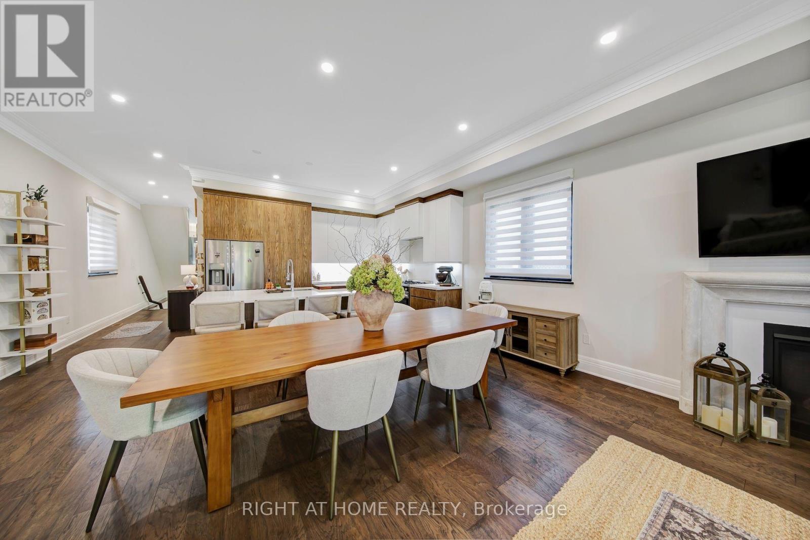 1017 Lorne Park Road Property Photo 11