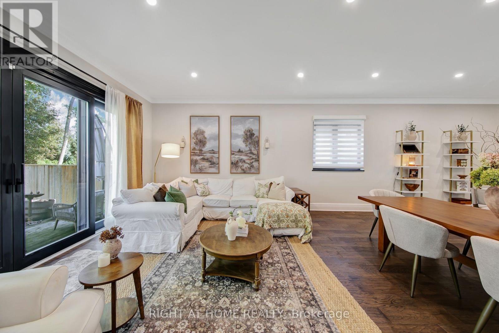 1017 Lorne Park Road Property Photo 13