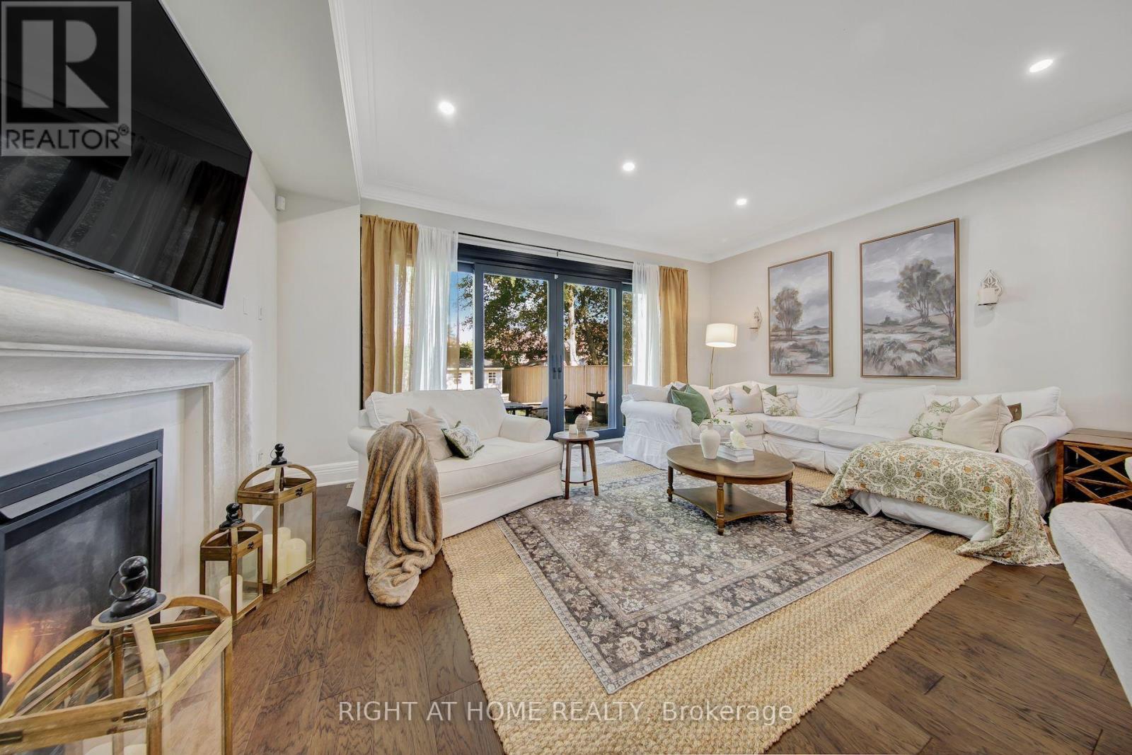 1017 Lorne Park Road Property Photo 14