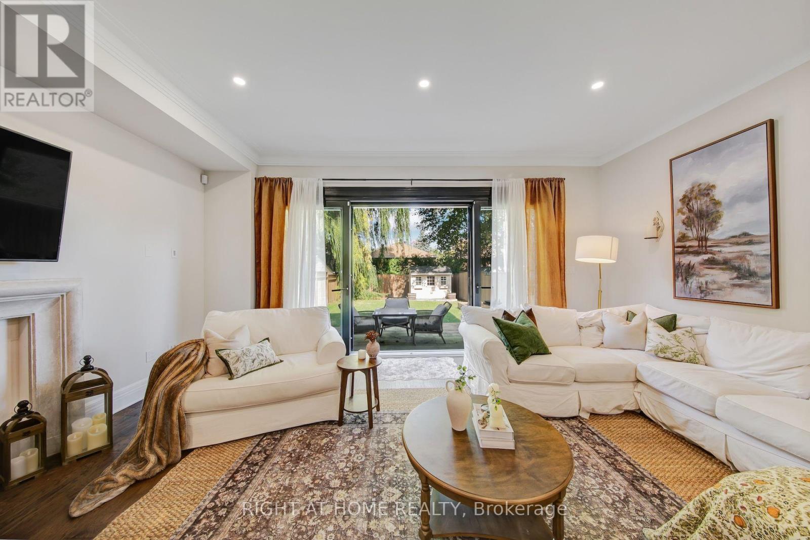 1017 Lorne Park Road Property Photo 15