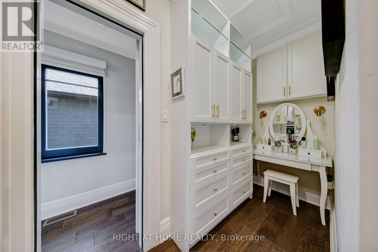 1017 Lorne Park Road Property Photo 25