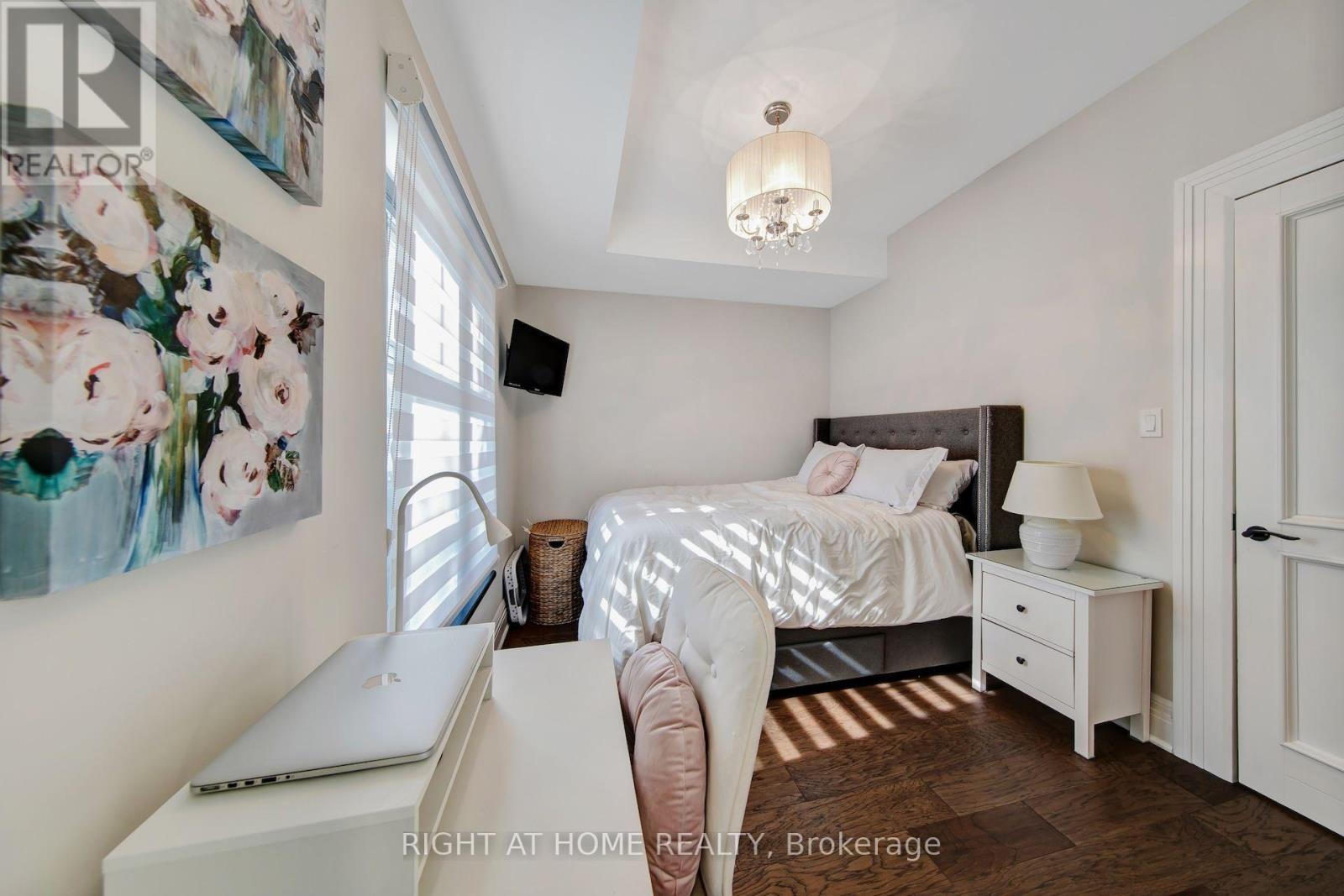 1017 Lorne Park Road Property Photo 27