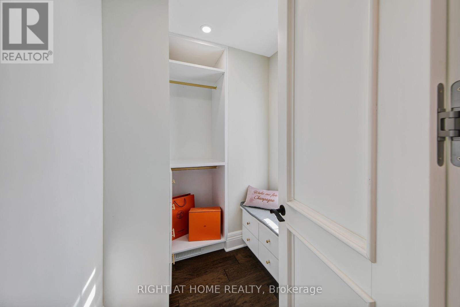 1017 Lorne Park Road Property Photo 28