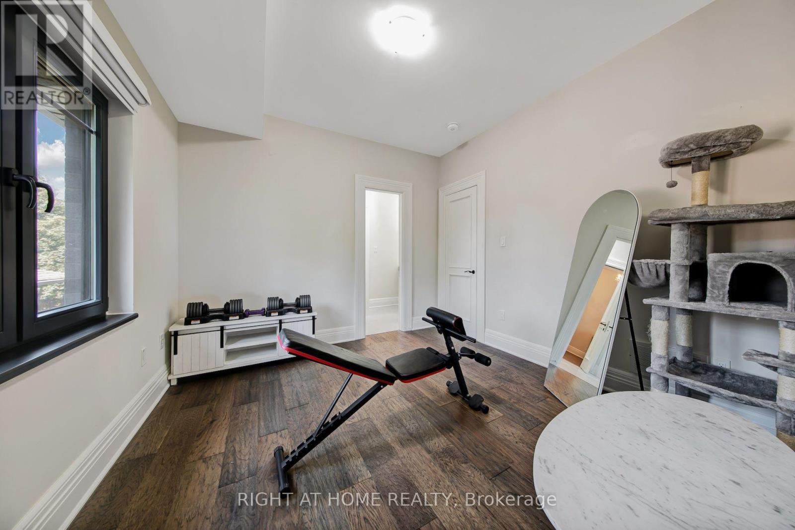 1017 Lorne Park Road Property Photo 30