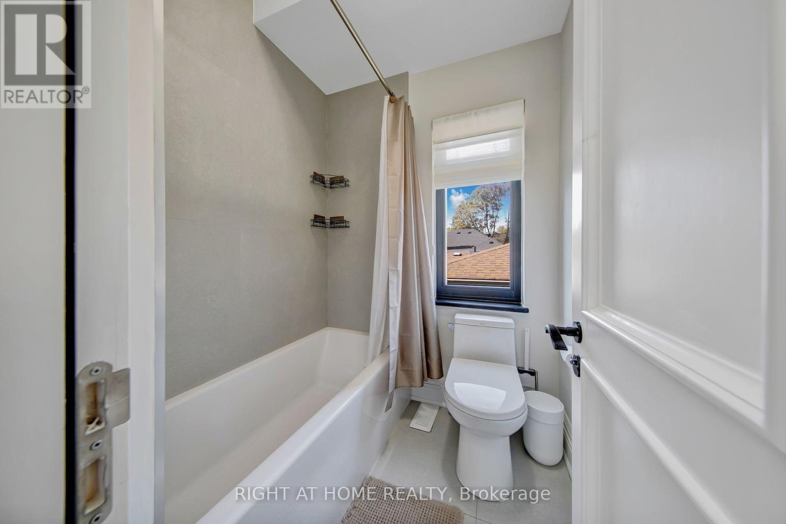 1017 Lorne Park Road Property Photo 33