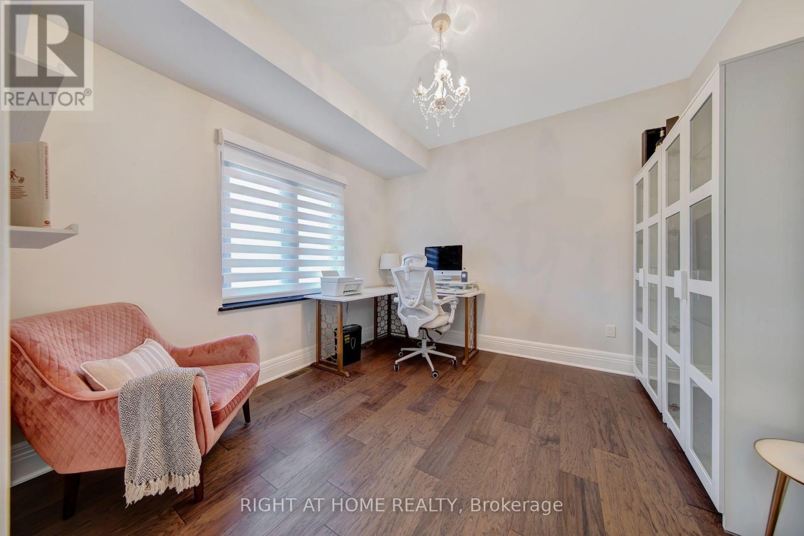 1017 Lorne Park Road Property Photo 34