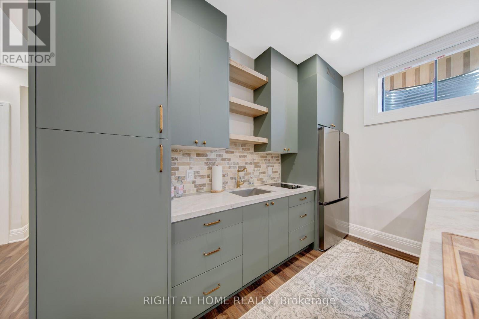 1017 Lorne Park Road Property Photo 39