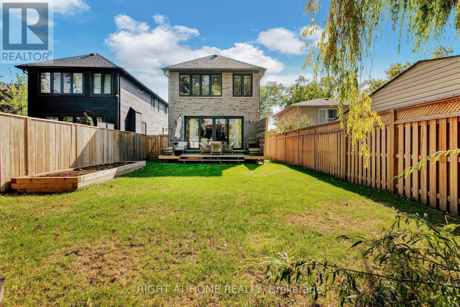 1017 Lorne Park Road Property Photo 50