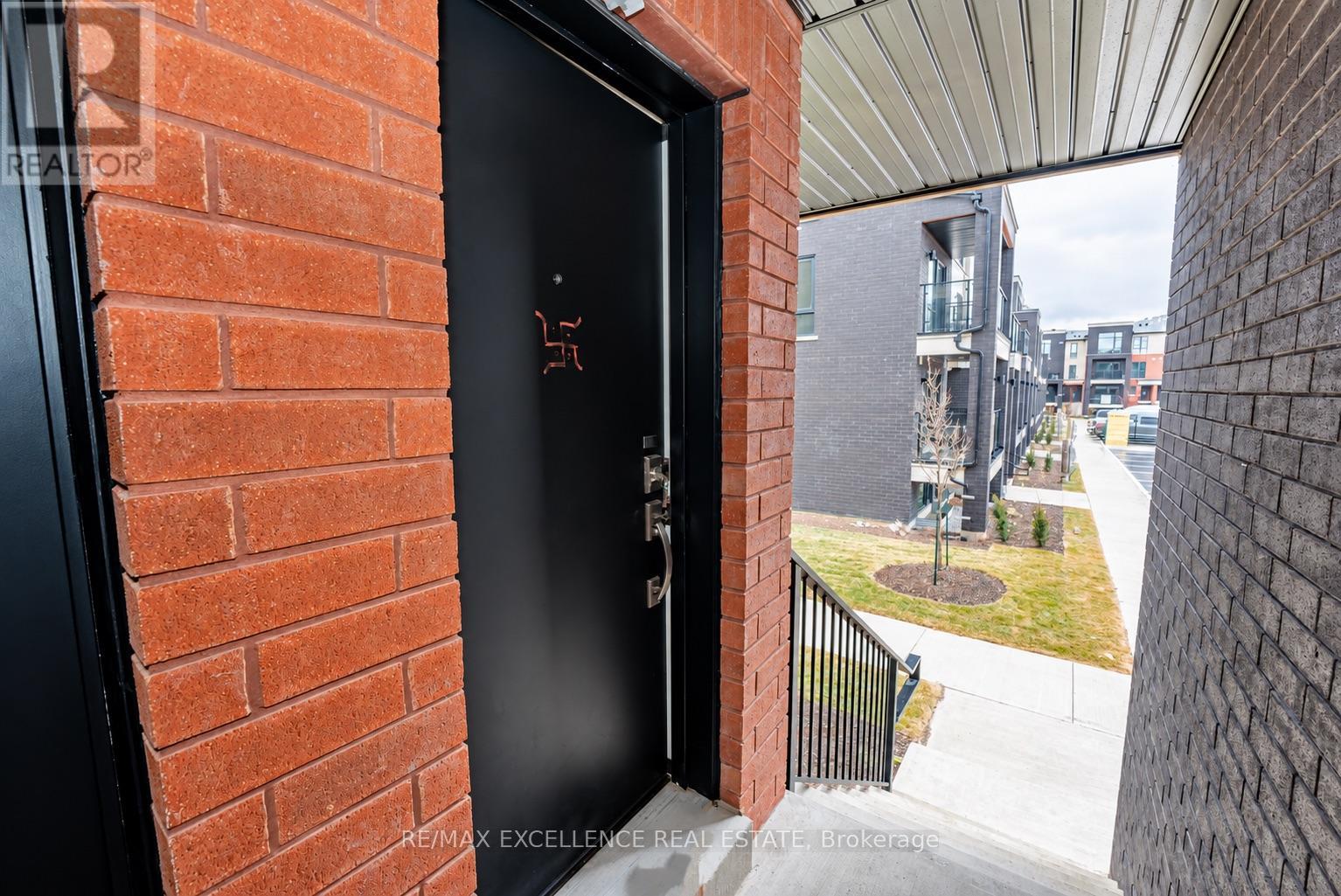10 - 55 Romilly Avenue Property Photo 2
