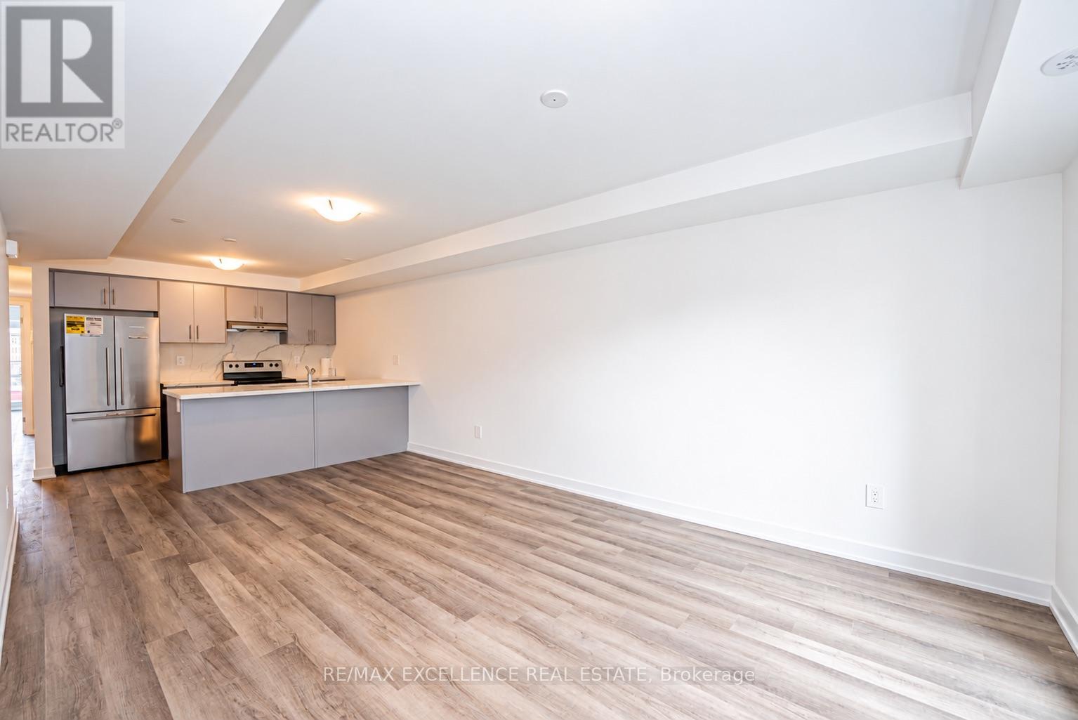 10 - 55 Romilly Avenue Property Photo 7