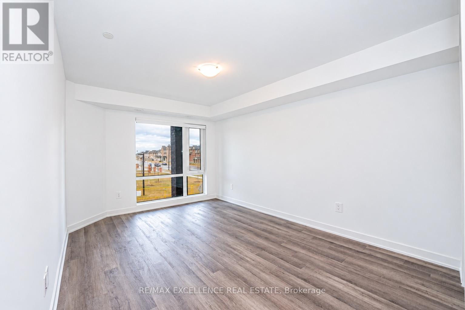 10 - 55 Romilly Avenue Property Photo 13