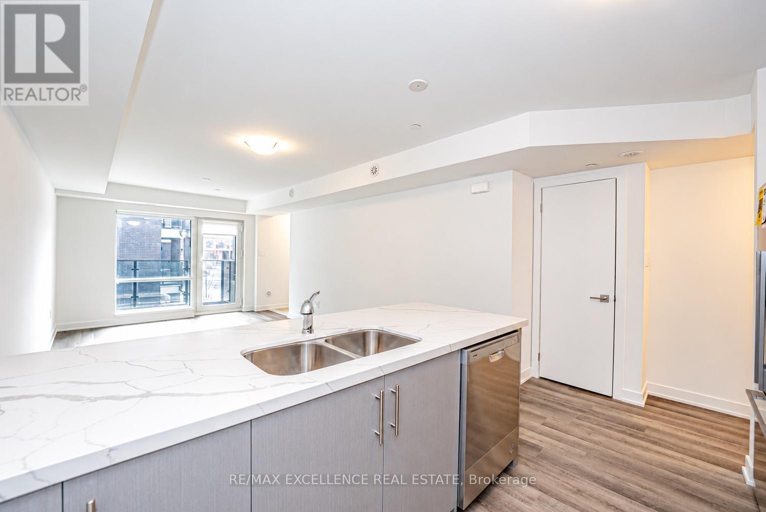 10 - 55 Romilly Avenue Property Photo 17