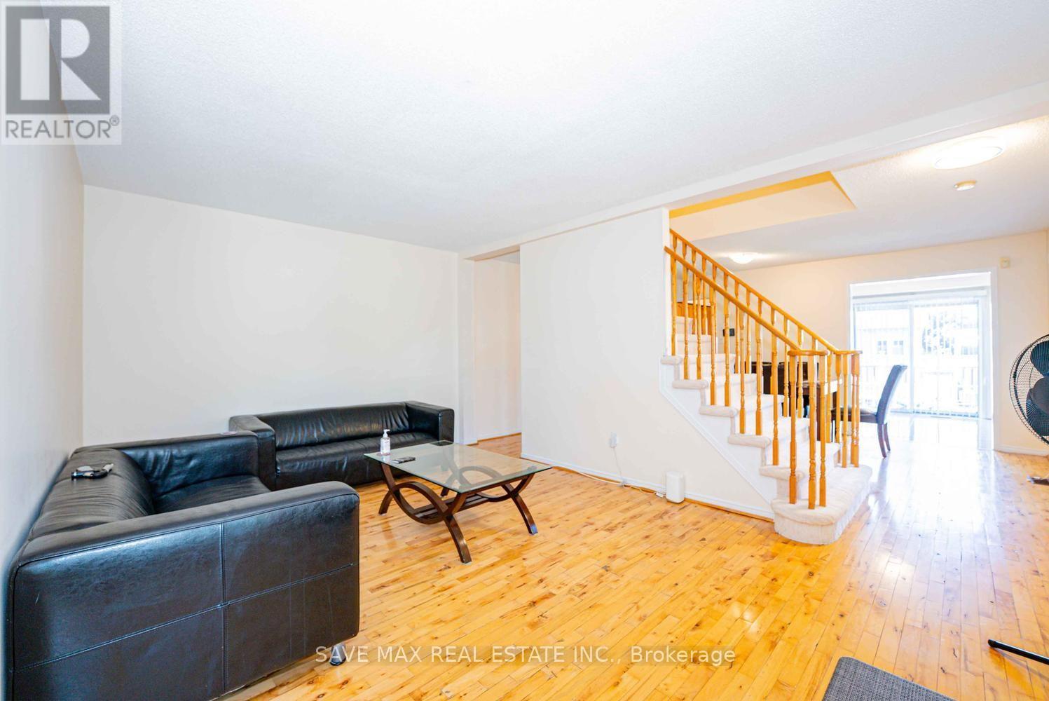 1 Kitto Court Property Photo 7