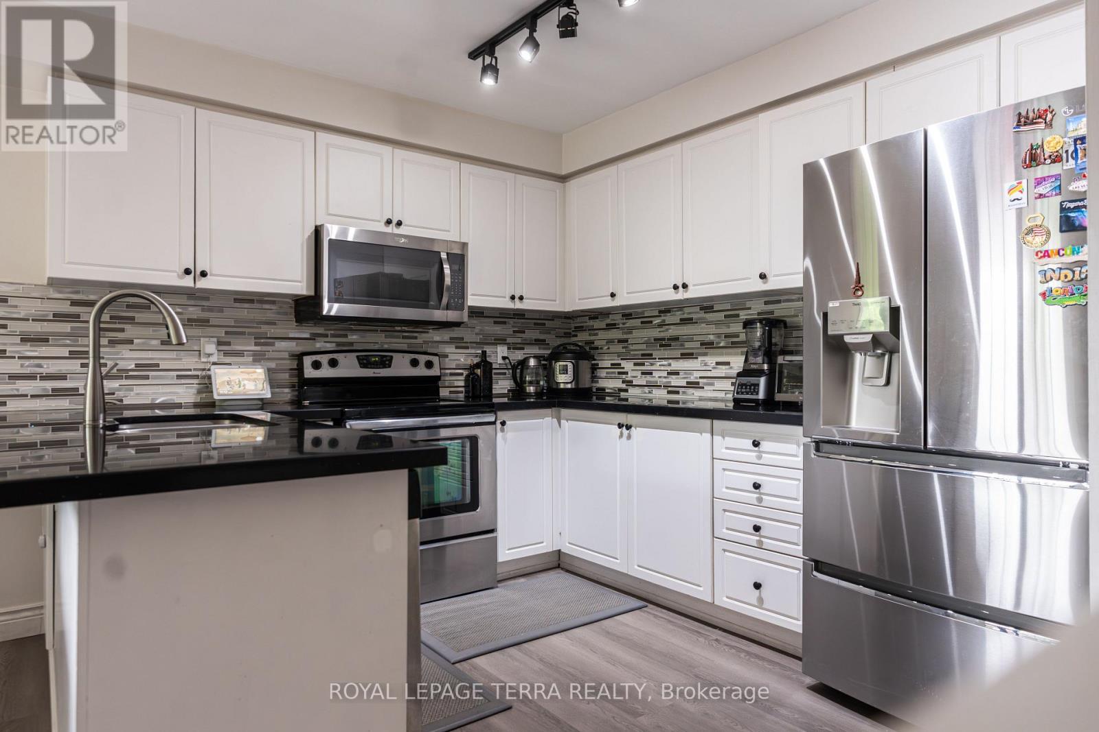 7 - 2871 Darien Road Property Photo 9