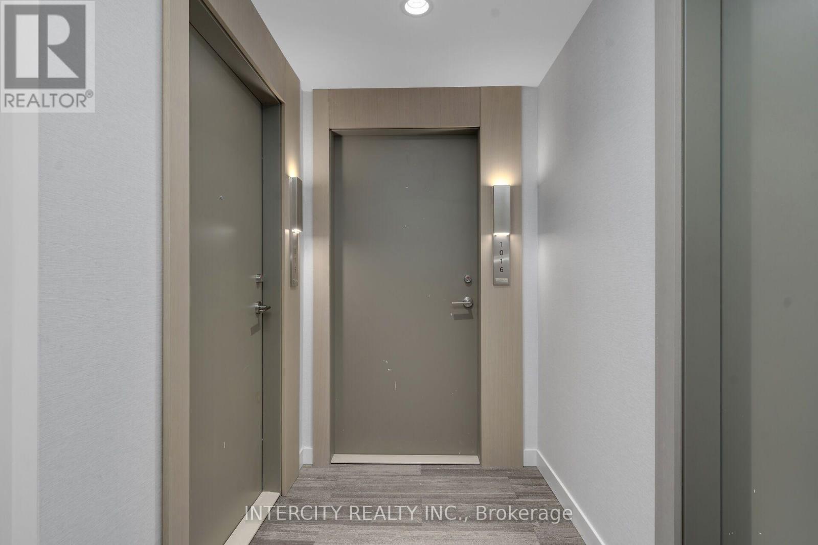 1016 - 15 Skyridge Drive E Property Photo 4