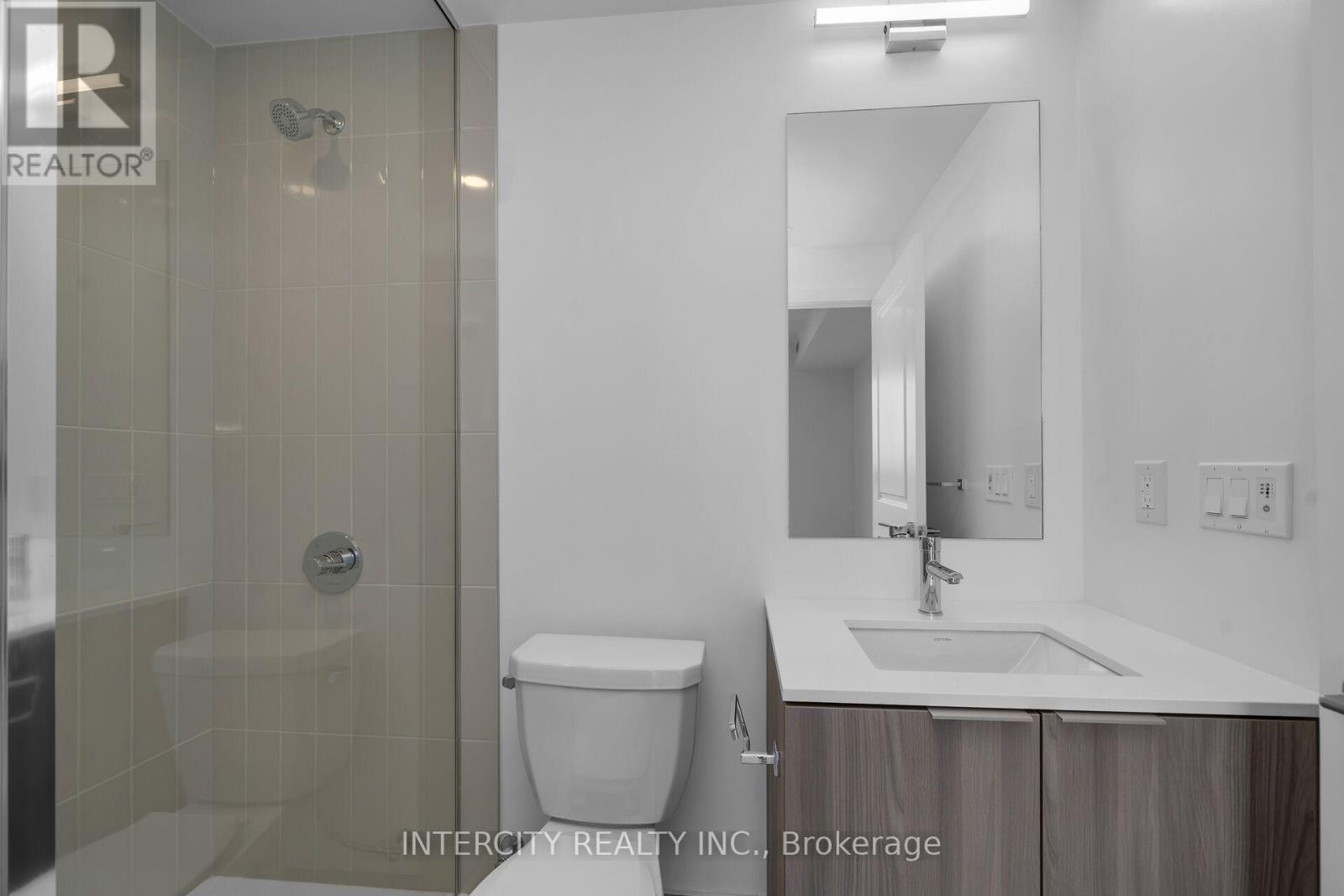 1016 - 15 Skyridge Drive E Property Photo 13