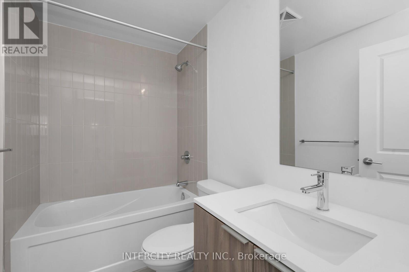 1016 - 15 Skyridge Drive E Property Photo 16