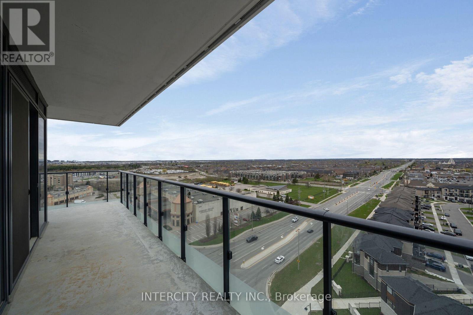 1016 - 15 Skyridge Drive E Property Photo 18