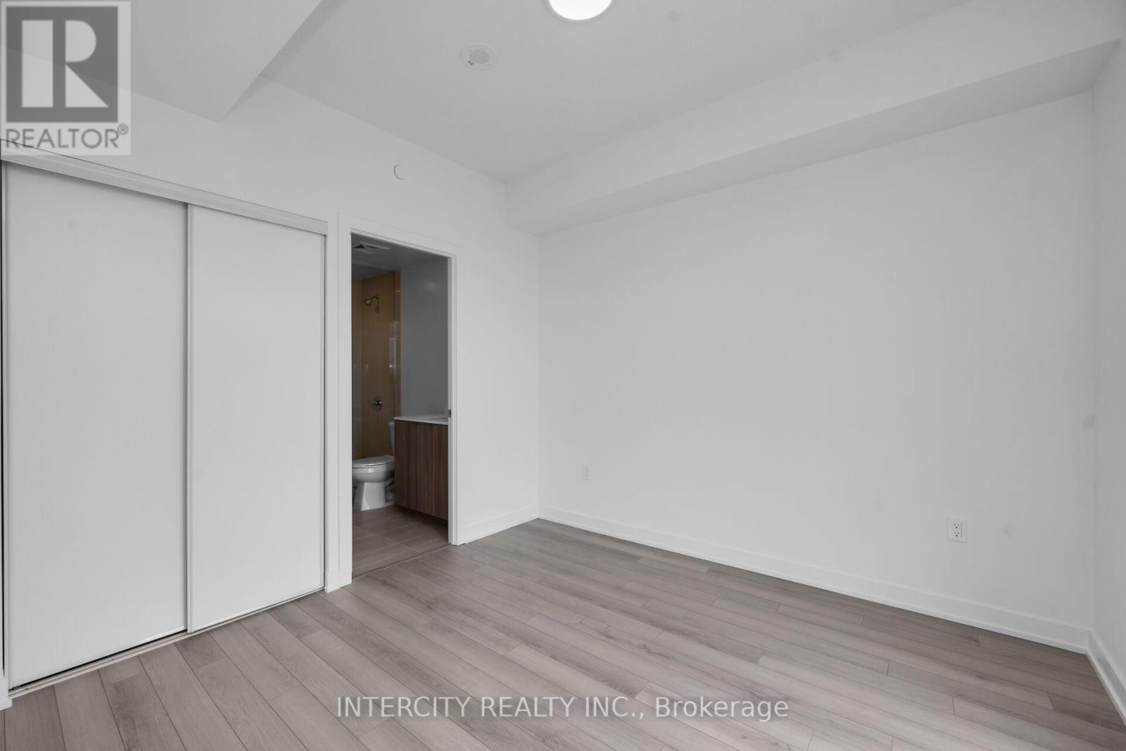 1107 - 15 Skyridge Drive E Property Photo 11