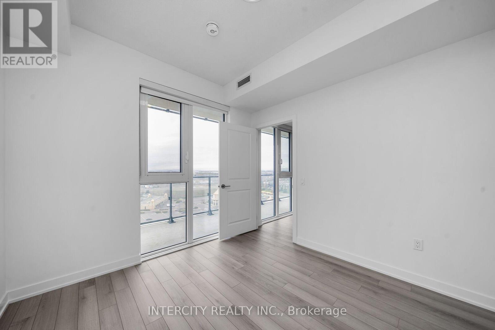 1107 - 15 Skyridge Drive E Property Photo 12