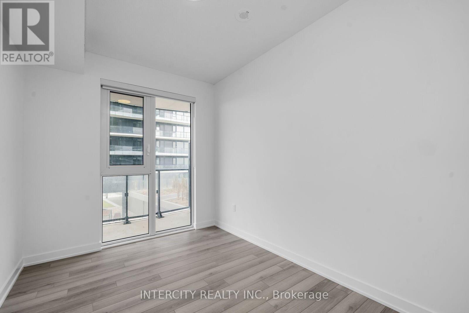 1107 - 15 Skyridge Drive E Property Photo 14