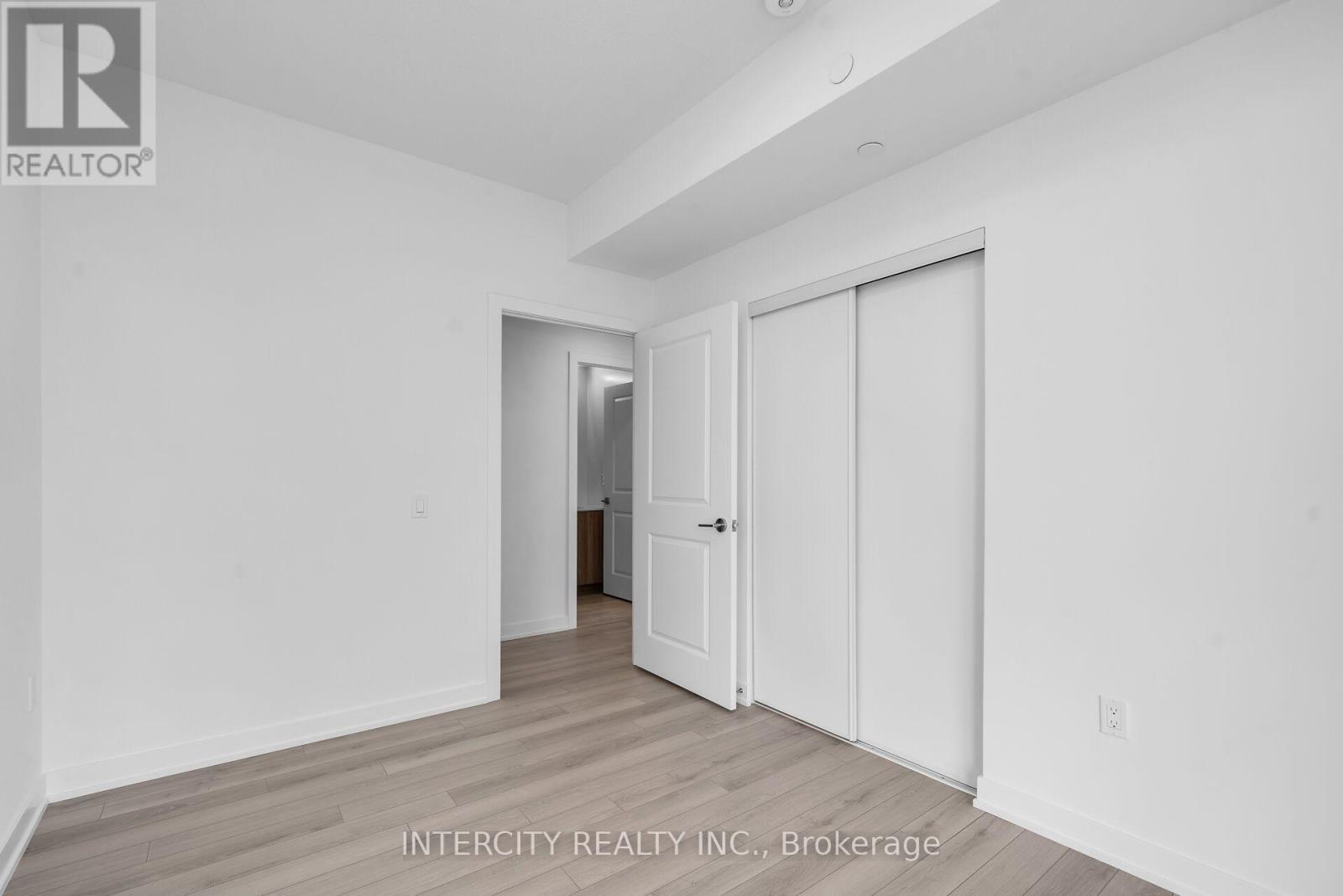 1107 - 15 Skyridge Drive E Property Photo 15