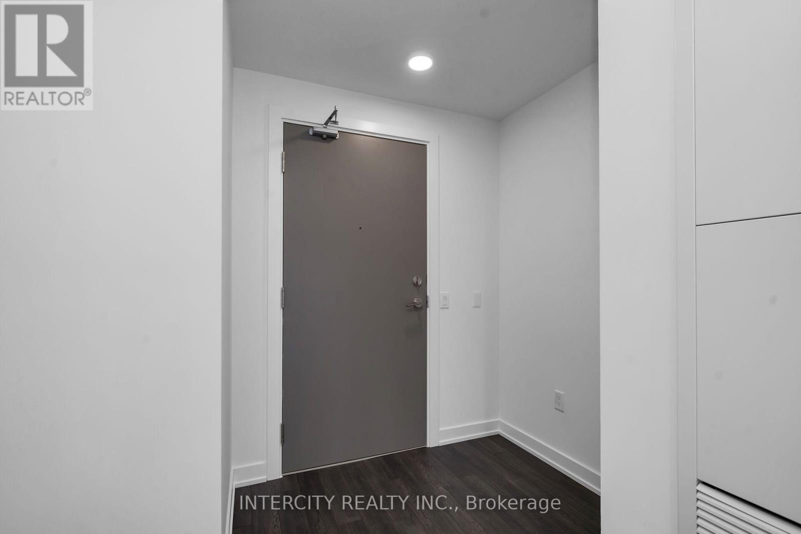 1108 - 15 Skyridge Drive E Property Photo 5