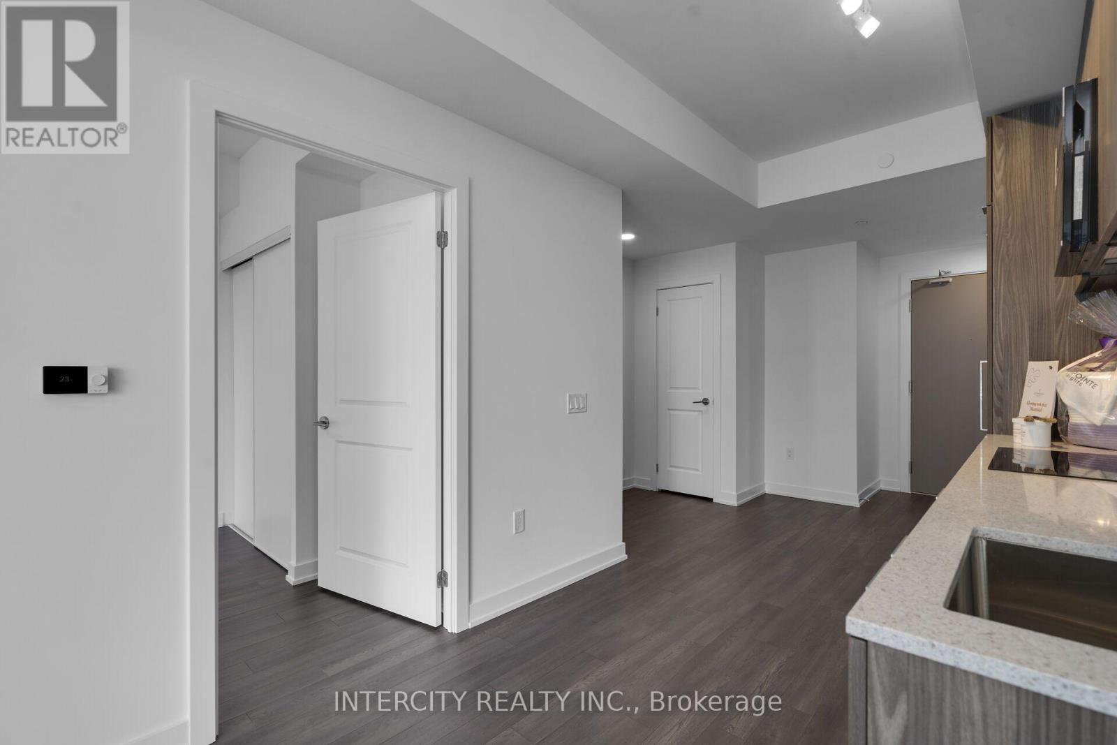 1108 - 15 Skyridge Drive E Property Photo 9