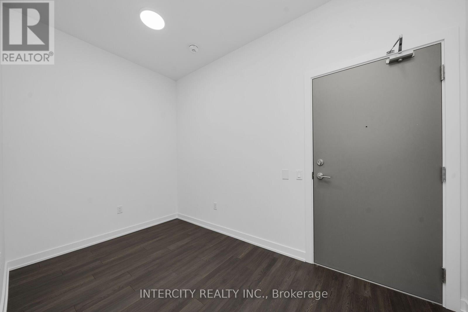 1813 - 15 Skyridge Drive E Property Photo 16