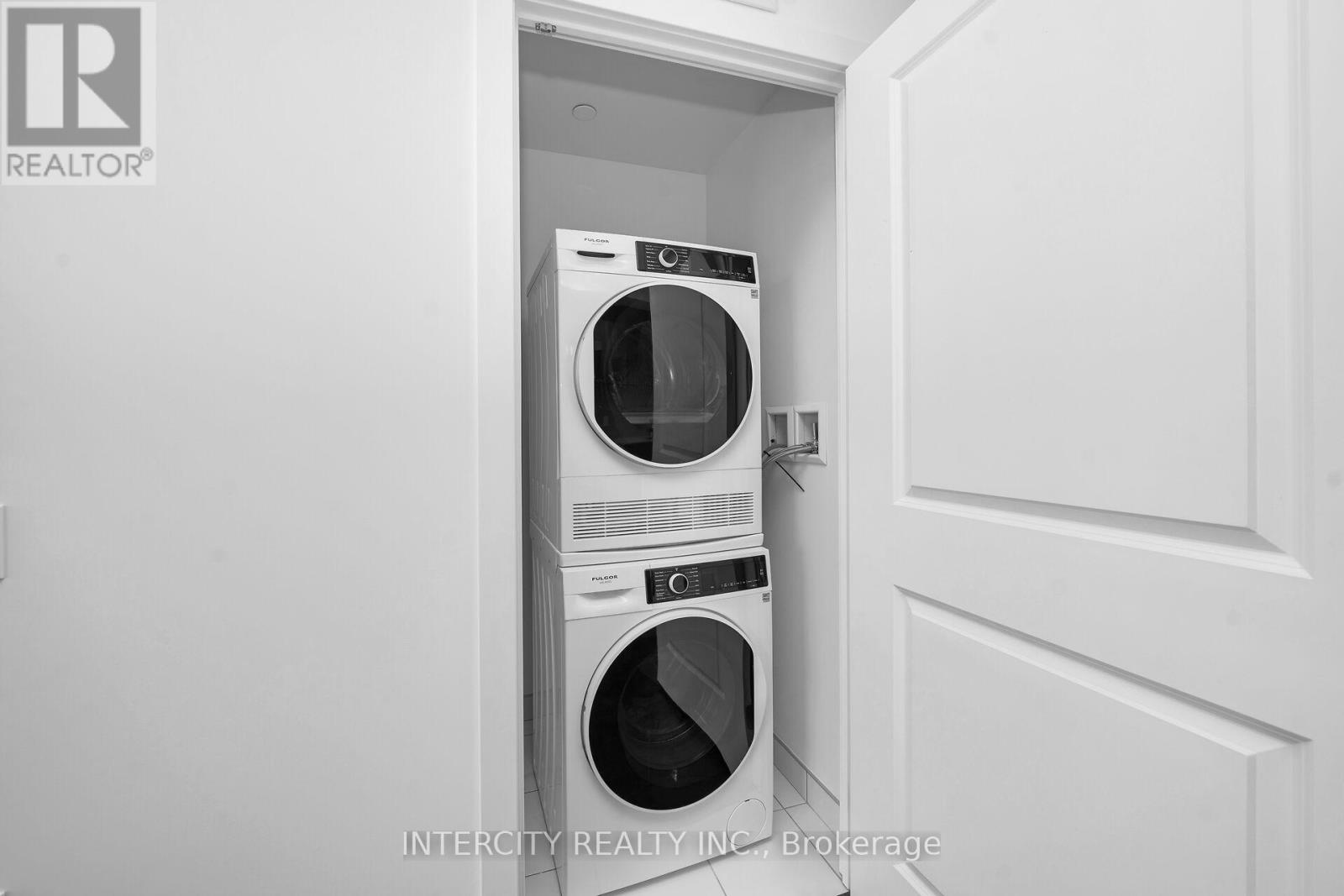 1813 - 15 Skyridge Drive E Property Photo 19