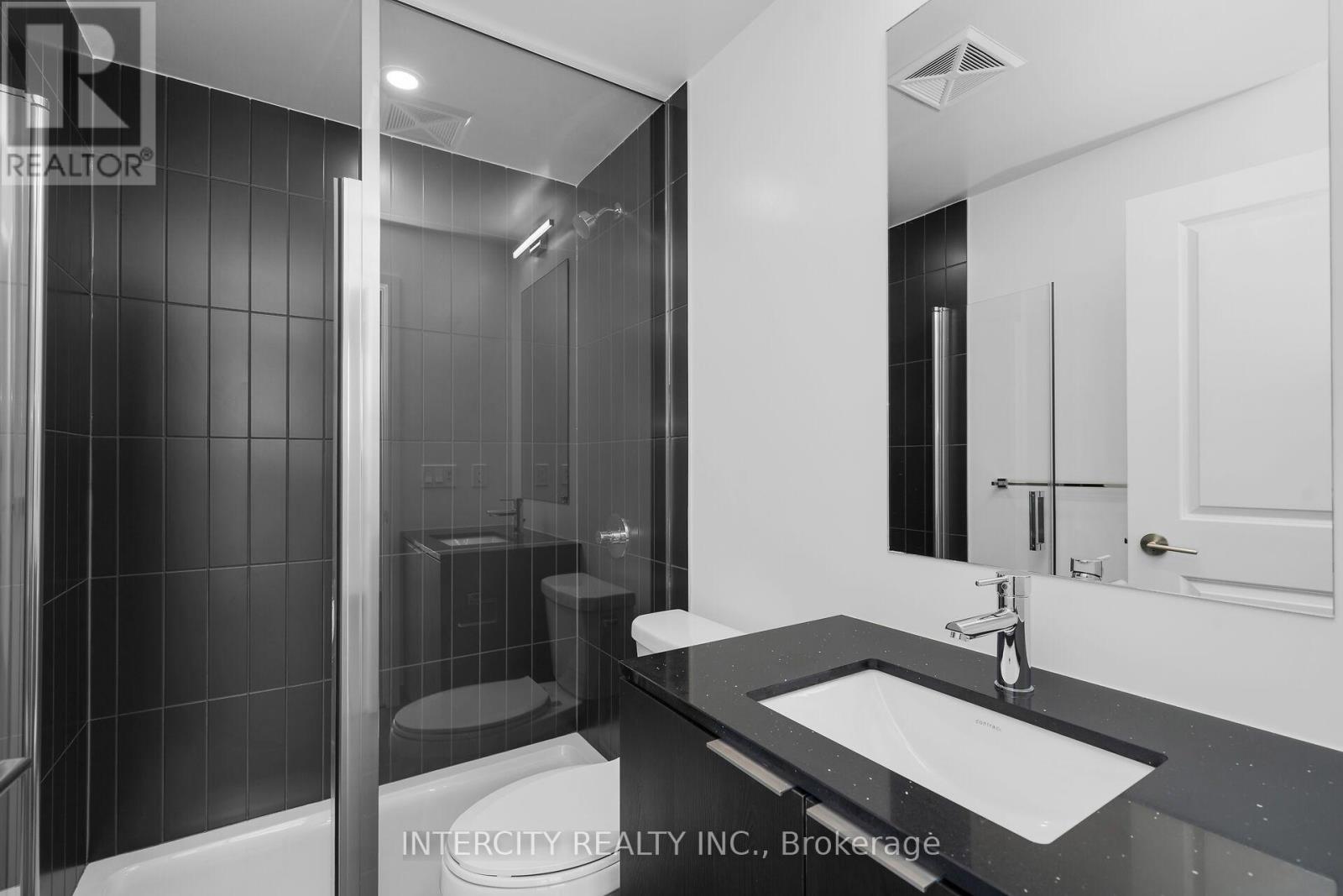 1221 - 15 Skyridge Drive E Property Photo 15