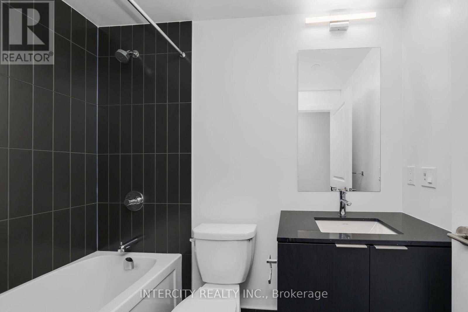 1221 - 15 Skyridge Drive E Property Photo 16
