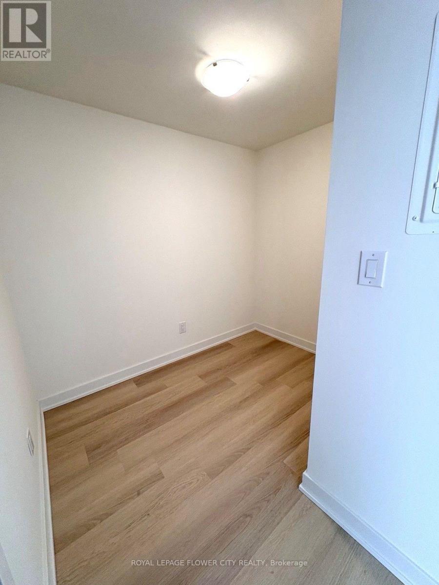 1005 - 2825 Jane Street Property Photo 9