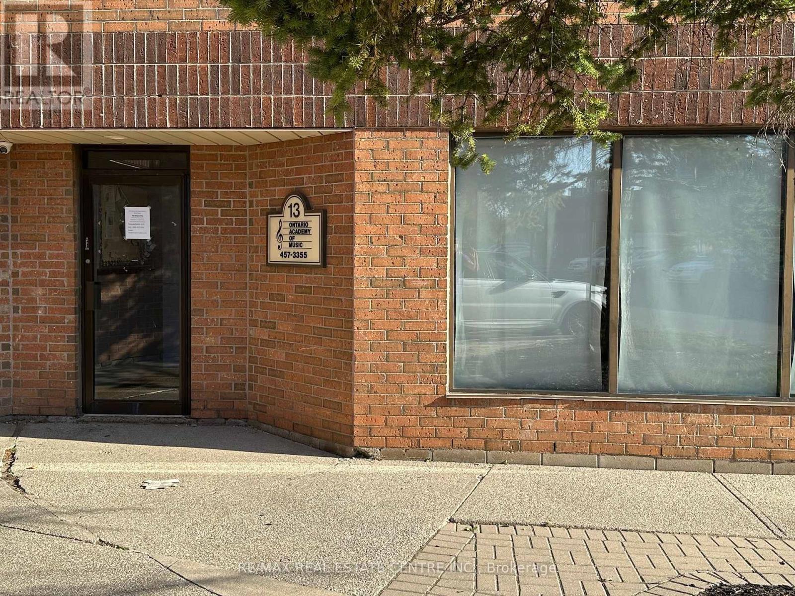 13 - 75 Rosedale Avenue W Property Photo 2