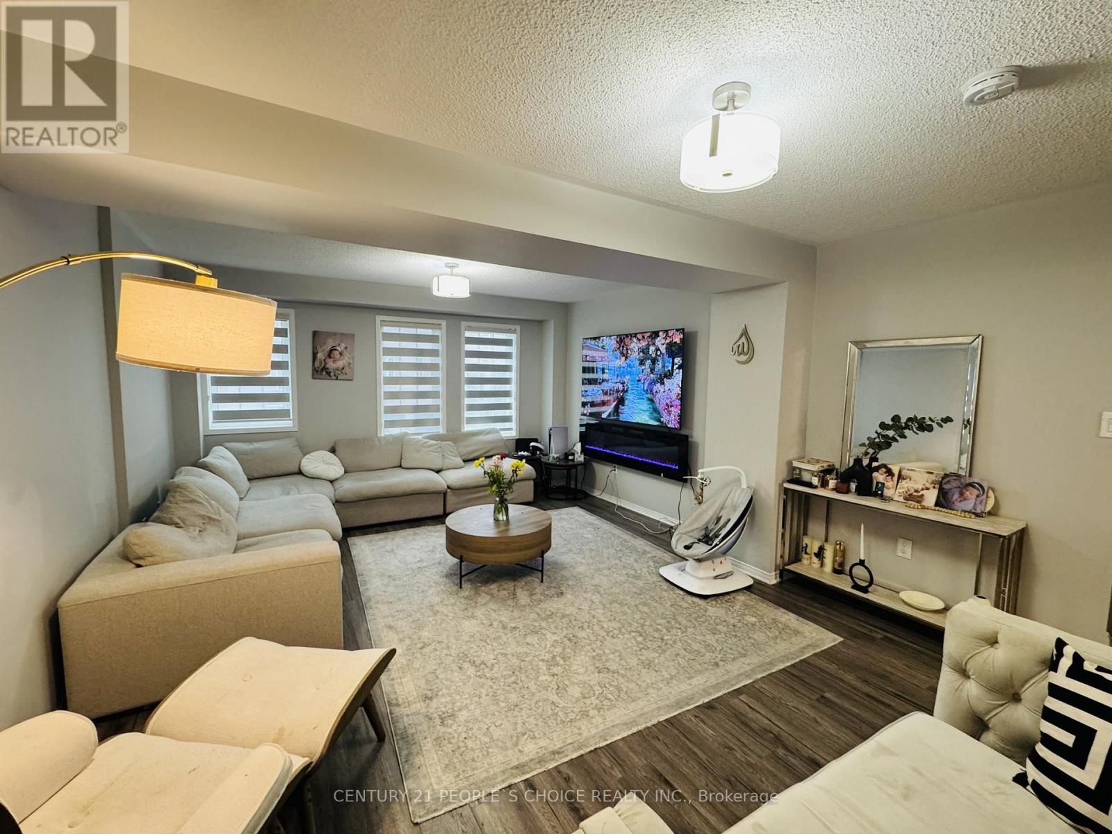110 Spadina Road Property Photo 5