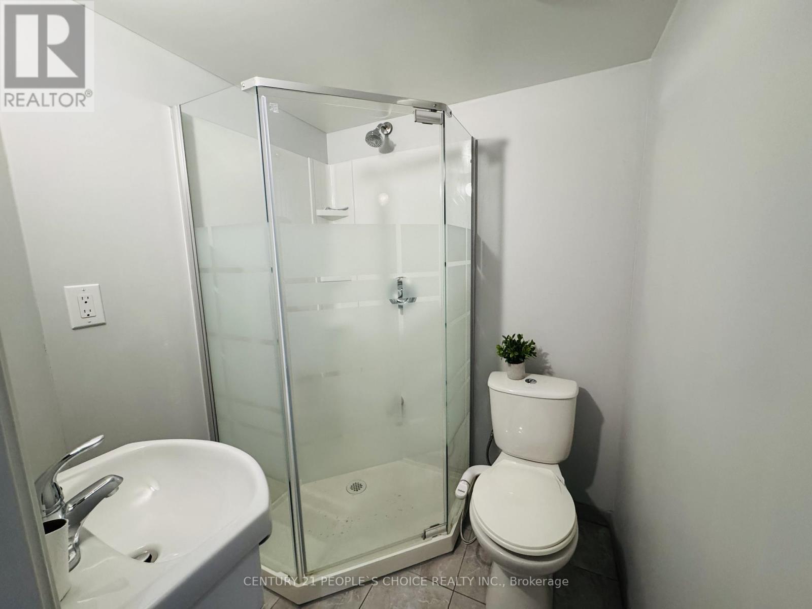110 Spadina Road Property Photo 22